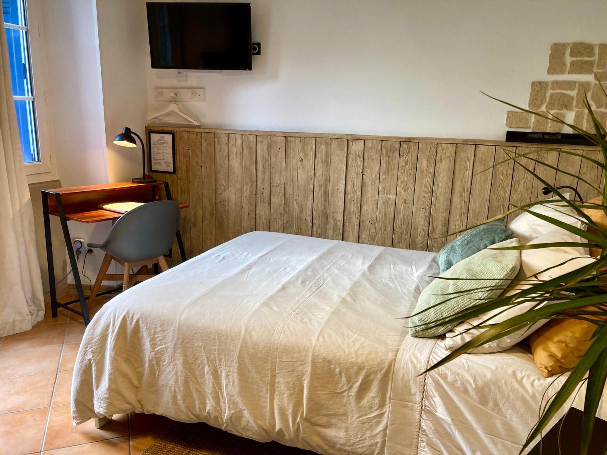 Aux 4 Logis Appart-Hotel - Studio Le City - Petit Dejeuner Inclus 1Ere Nuit Foix Exterior foto